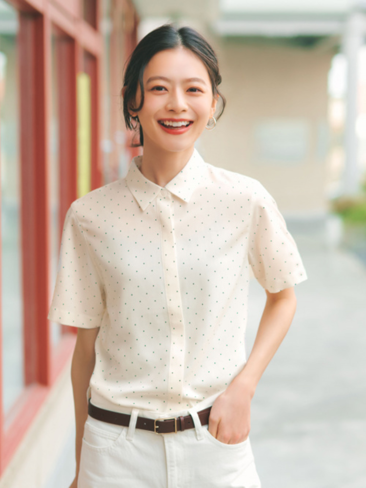 Makeup phong cách Coquette thường nhẹ nhàng với tông hồng, tạo vẻ trong trẻo và nữ tính