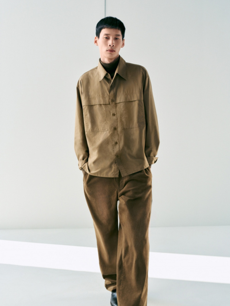 Outfit đi Đà Lạt cho nam đẹp, lịch lãm với áo len cổ lọ