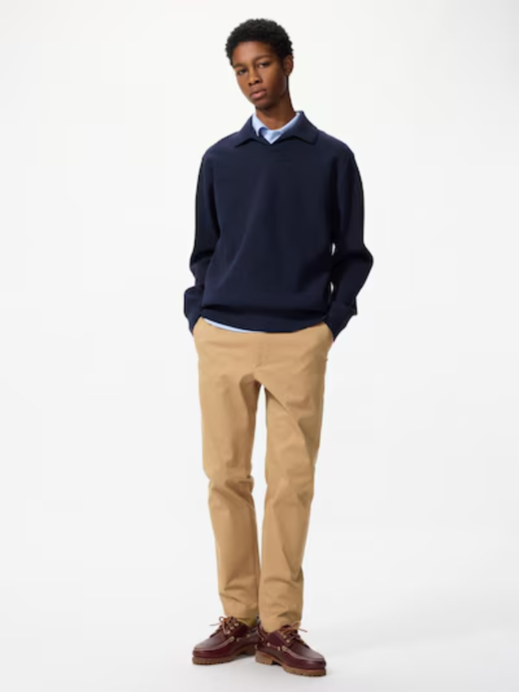 Quần kaki hoặc chinos là item chuẩn preppy, gọn gàng và thanh lịch