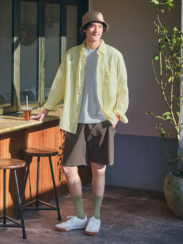 Công thức phối áo tank top với quần short jeans cực kỳ mát mẻ và phù hợp cho mùa hè