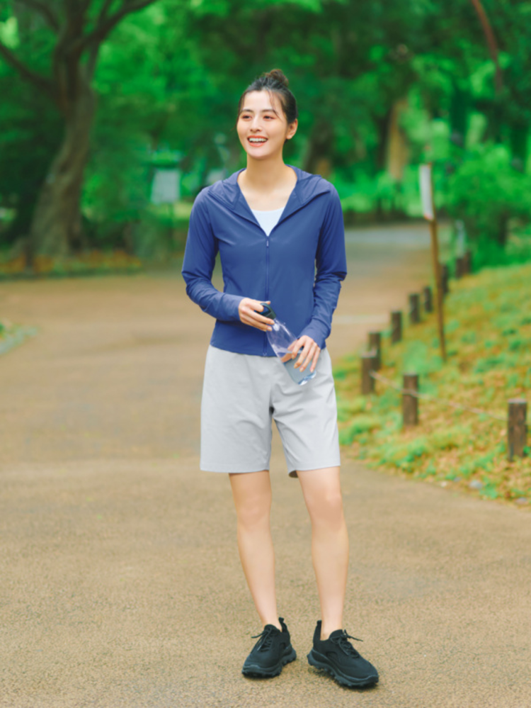 Màu tối bắt nắng nhiều hơn so với màu sáng