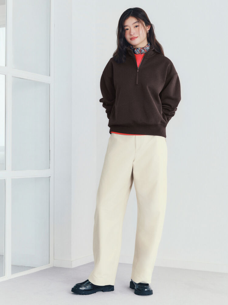 Phối áo jumper và quần jeans dài đơn giản, thời trang 