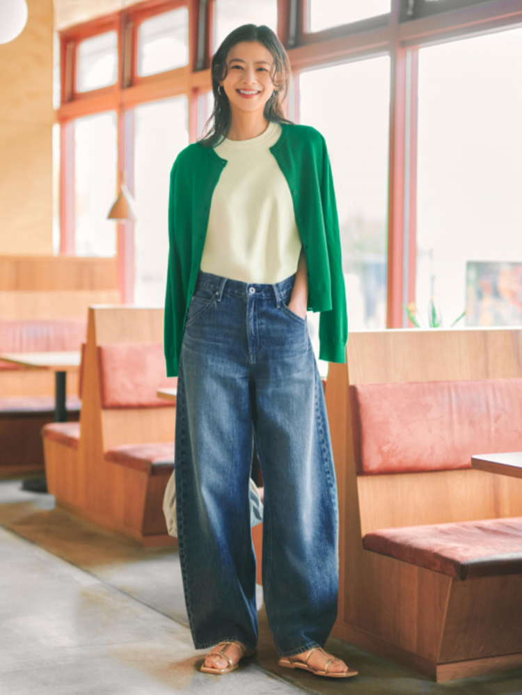 Phối đồ với áo thun form rộng nữ và áo cardigan mỏng đẹp, thanh thoát