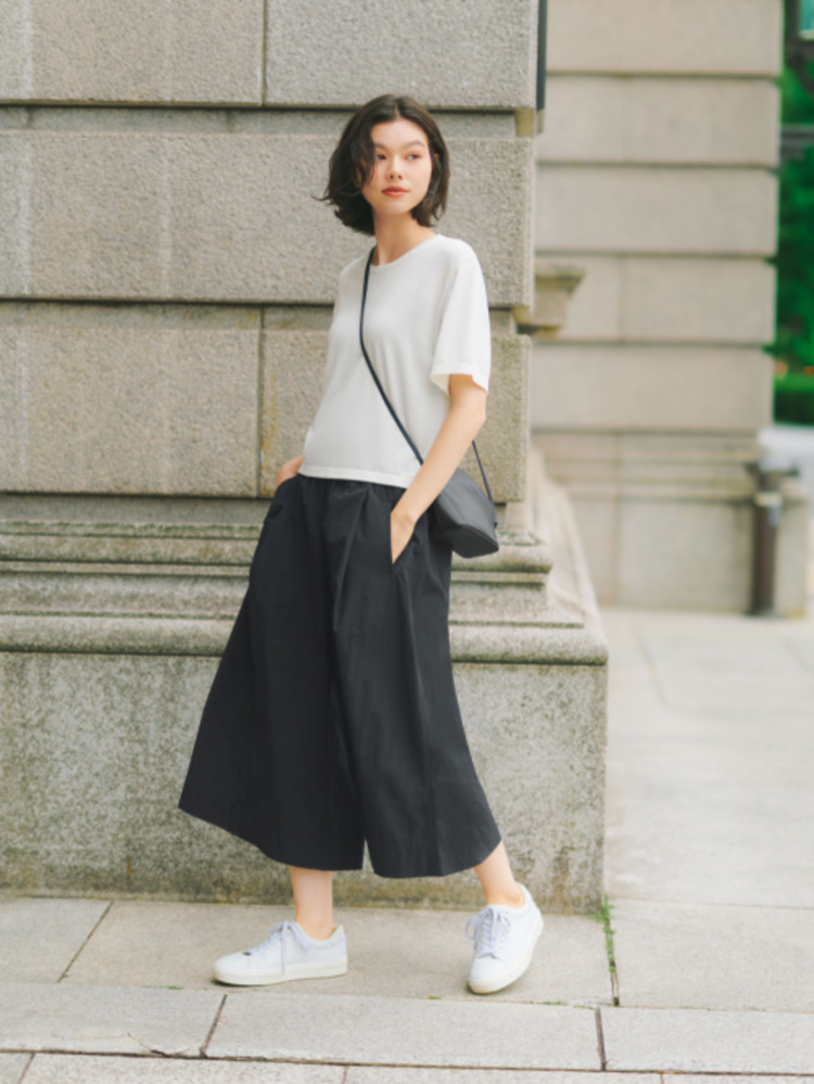 Áo thun form rộng mix&match với quần culottes đẹp, năng động 