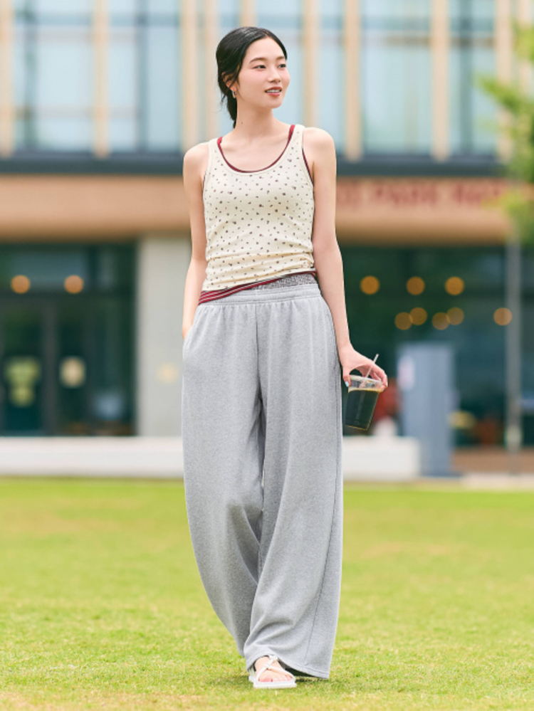 Quần xám phối áo màu trung tính đẹp, thu hút