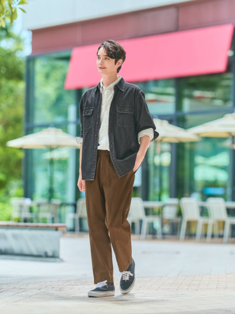 Quần jersey ống rộng form relaxed mang lại cảm giác thoải mái và lịch lãm