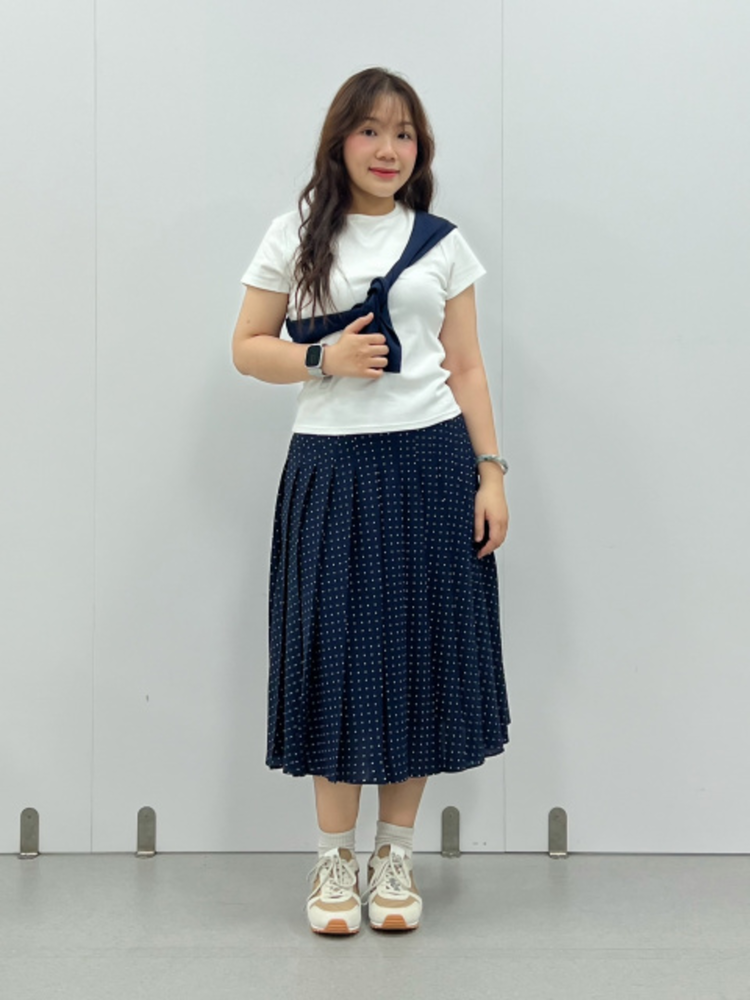Phối đồ với chân váy dài chữ A cho người dáng quả táo đẹp, vừa vặn
