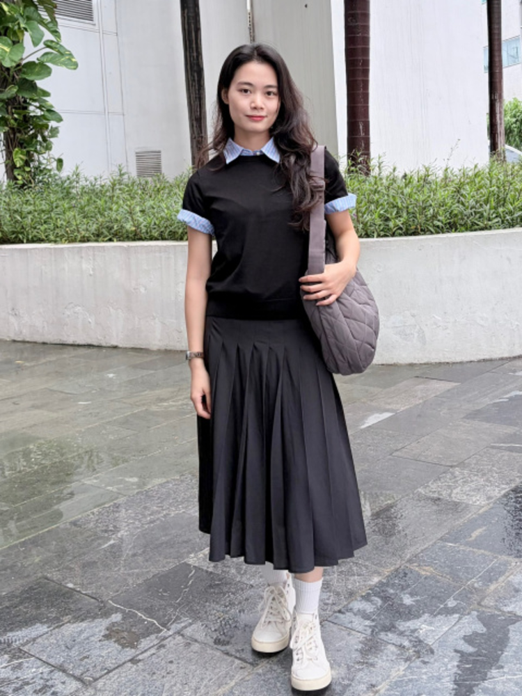 Phối đồ với chân váy chữ A phù hợp đi làm công sở