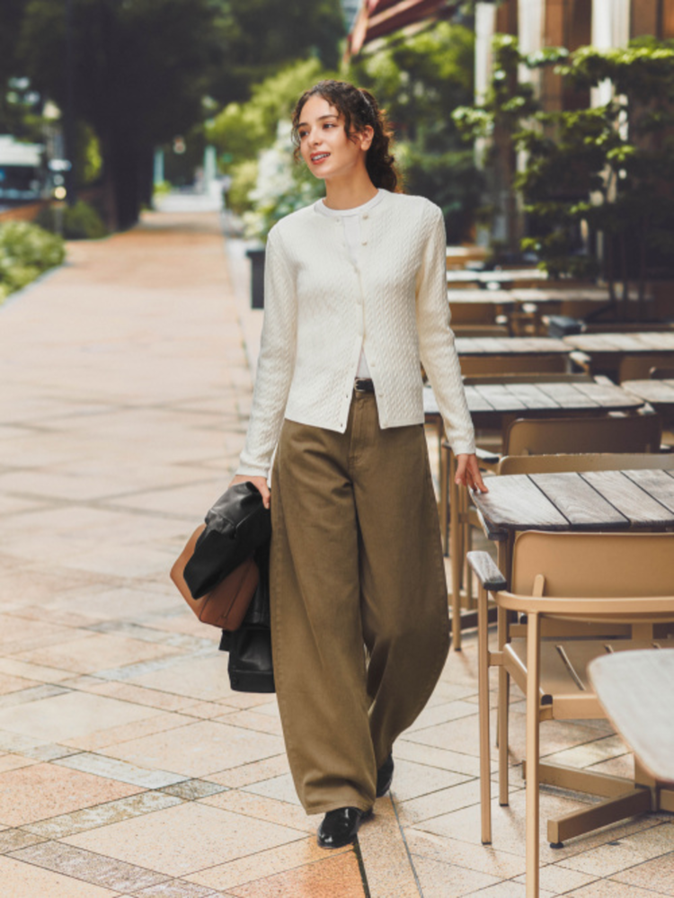 Áo cardigan mang đến vẻ ngoài nhẹ nhàng, nữ tính và đậm chất Hàn Quốc
