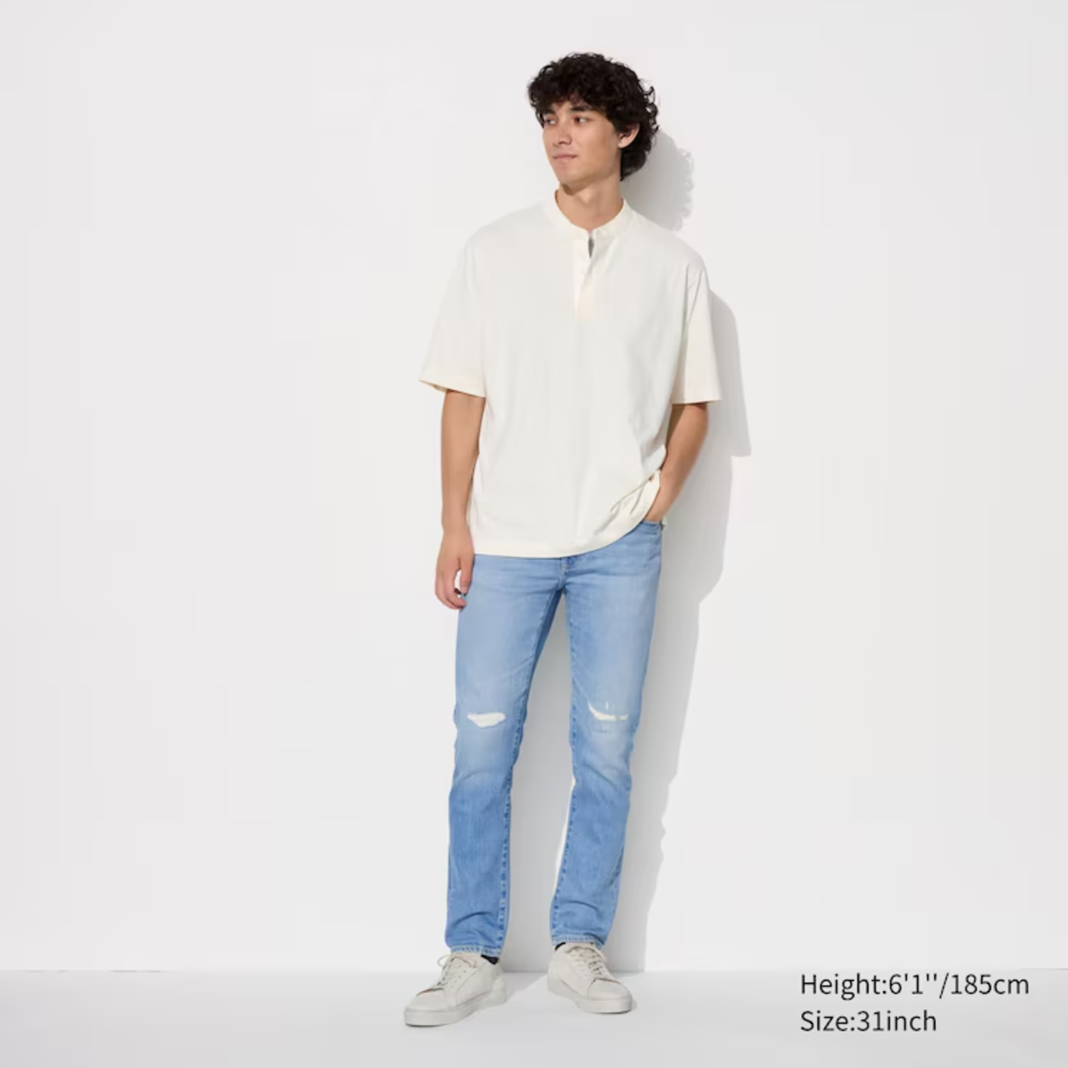 Không nên chọn size quần jean nam quá bó sát để tránh gây cảm giác khó chịu khi mặc