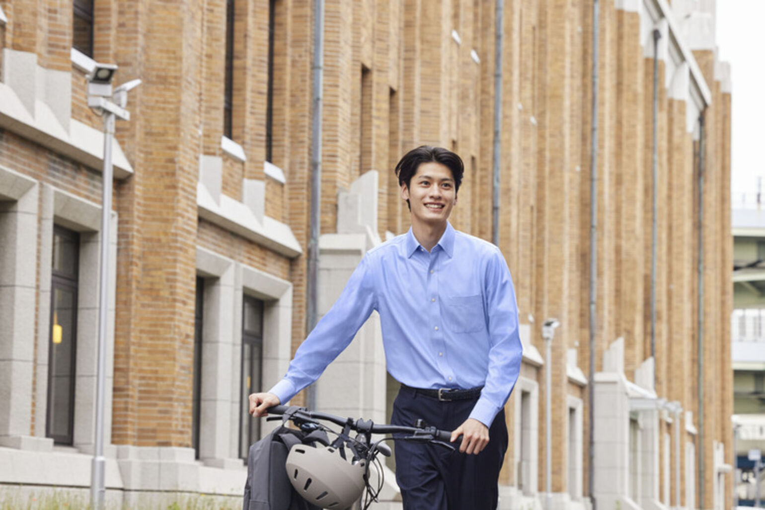 Cách phối màu quần áo nam công sở lịch lãm, chuyên nghiệp