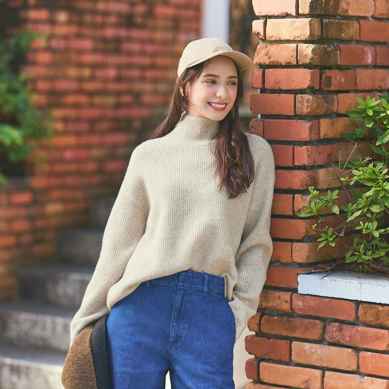 Cách phối đồ nữ với áo sweater cổ lọ đẹp, thời trang