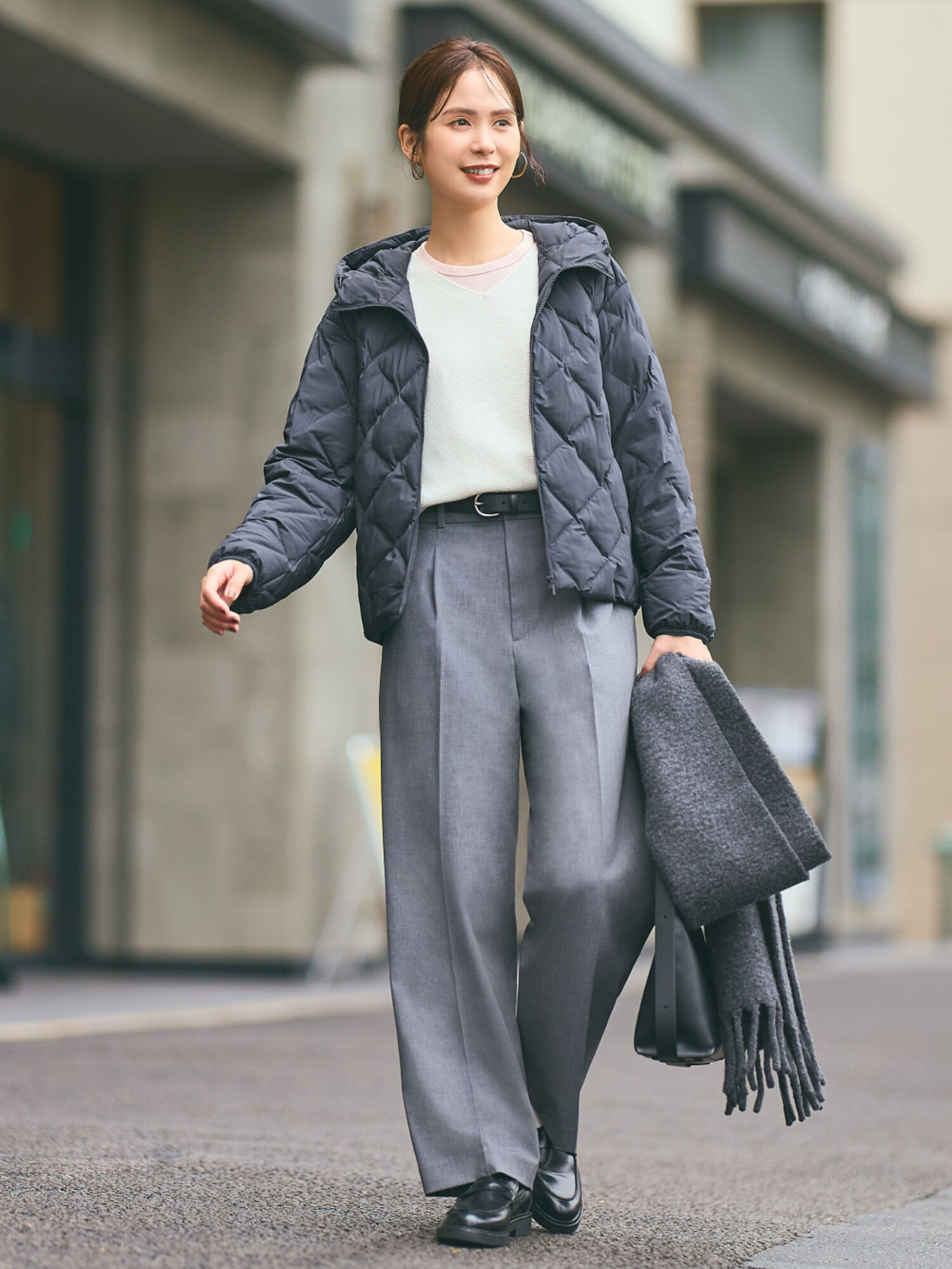 Áo khoác là item không thể thiếu, giúp giữ ấm tốt khi đi du lịch mùa đông