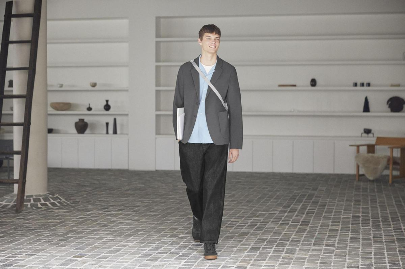 Đến UNIQLO để mua sắm các mẫu quần áo thời trang, chuẩn theo phong cách Minimalism