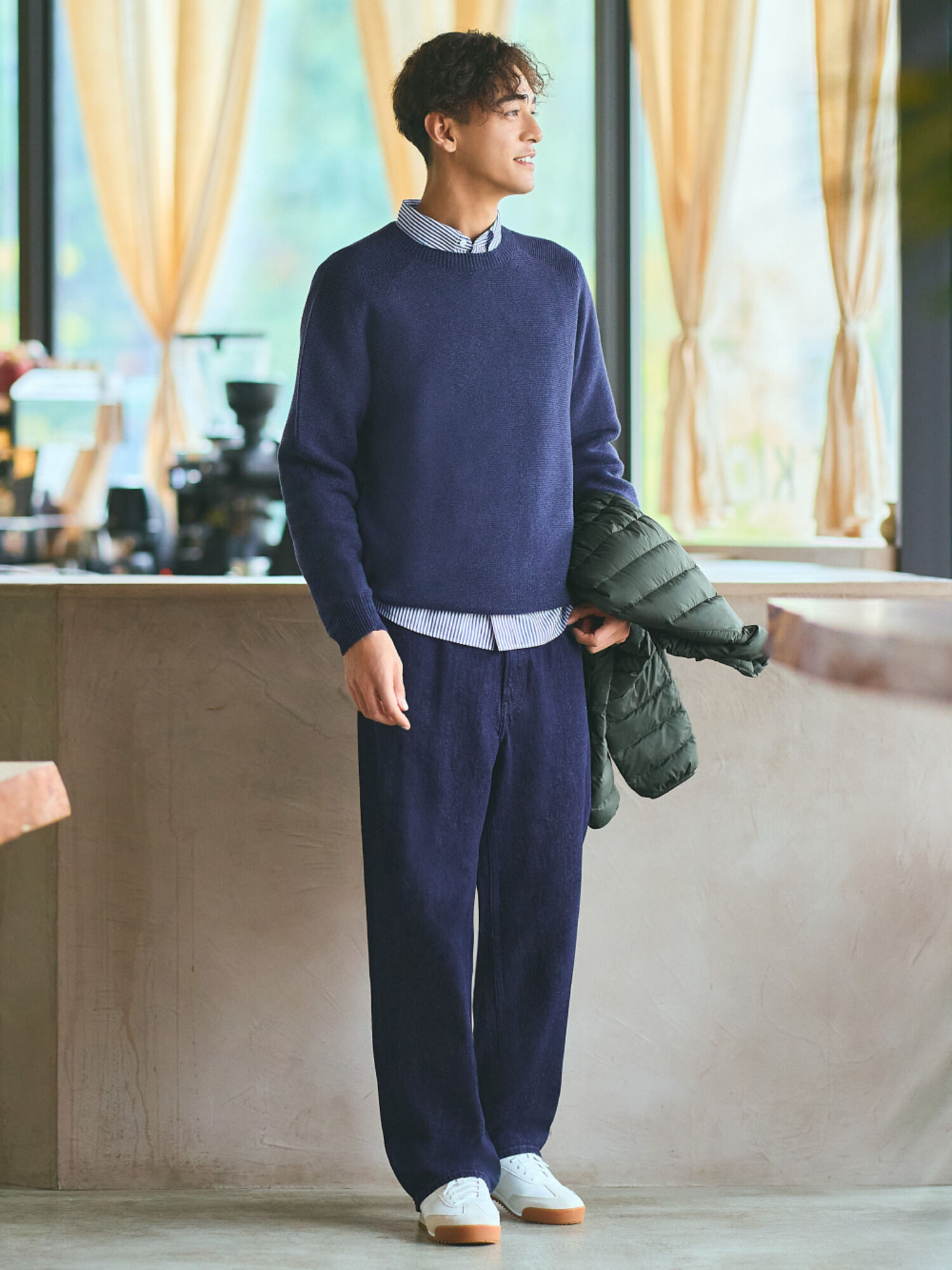 Phối đồ Minimalism style với giày thể thao đẹp, năng động, nổi bật