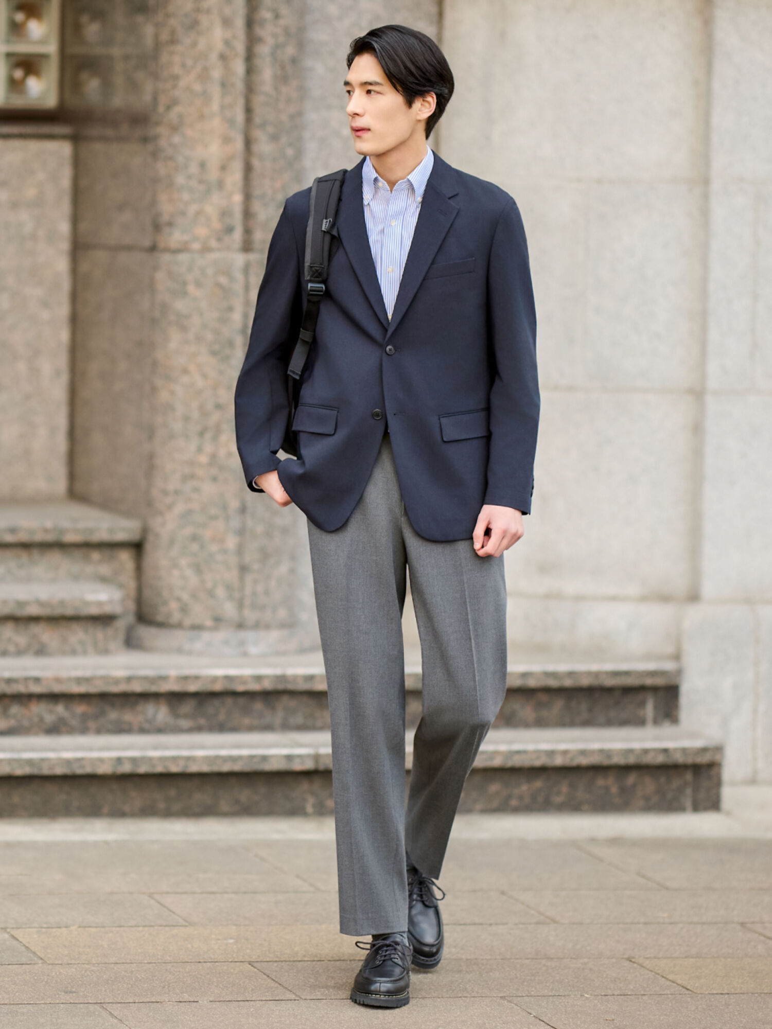 Phối màu xanh navy và màu xám đẹp, thời trang