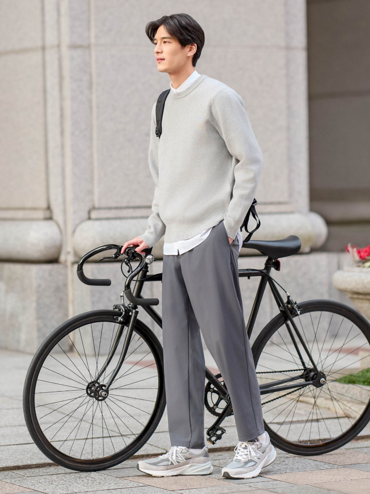 Phối đồ nam đẹp cùng áo len màu ghi Quần Dài Siêu Co Giãn và Áo Sơ Mi Broadcloth | Button Down