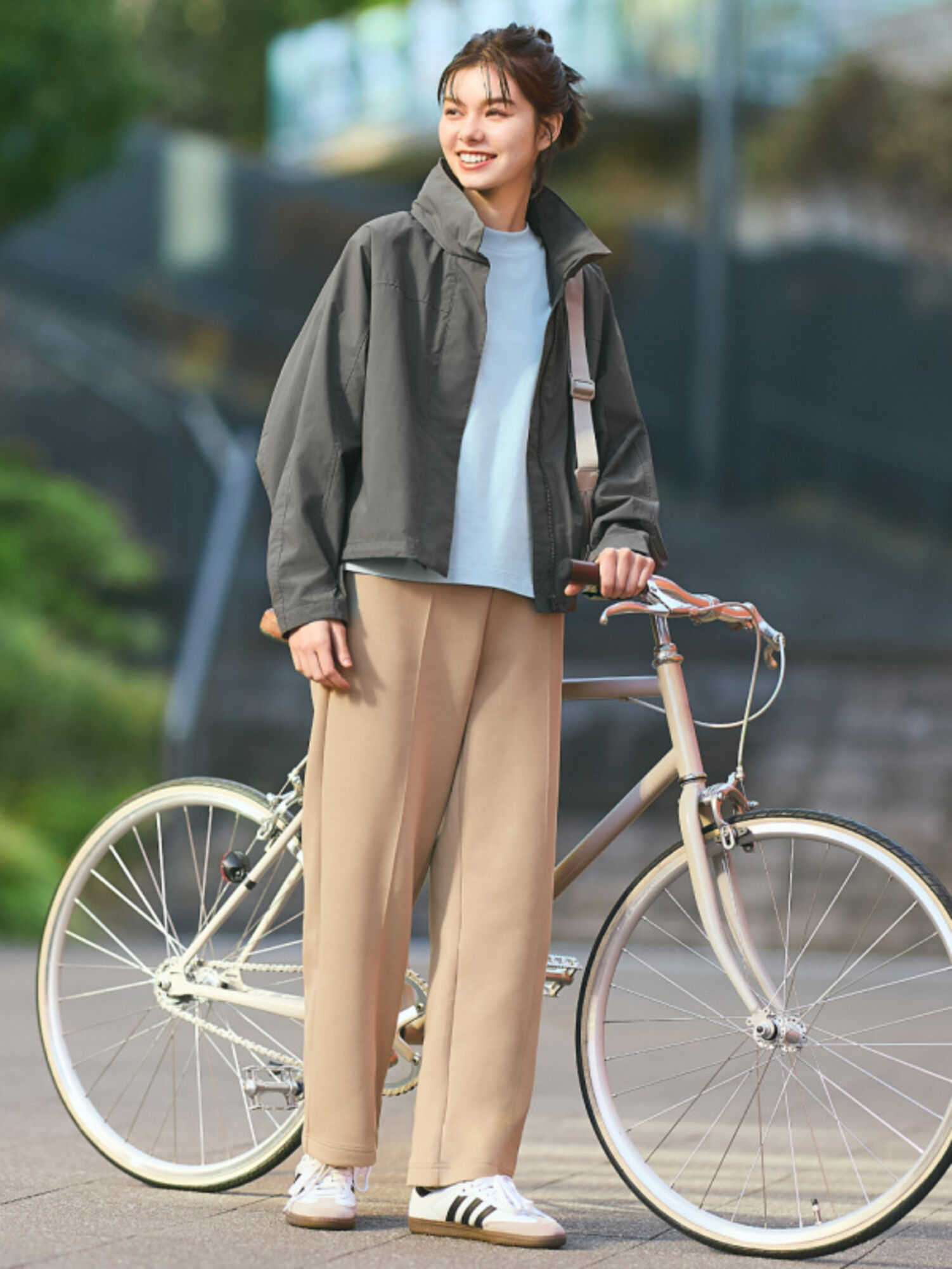 Phối màu kem và màu ghi thanh lịch, ấm áp