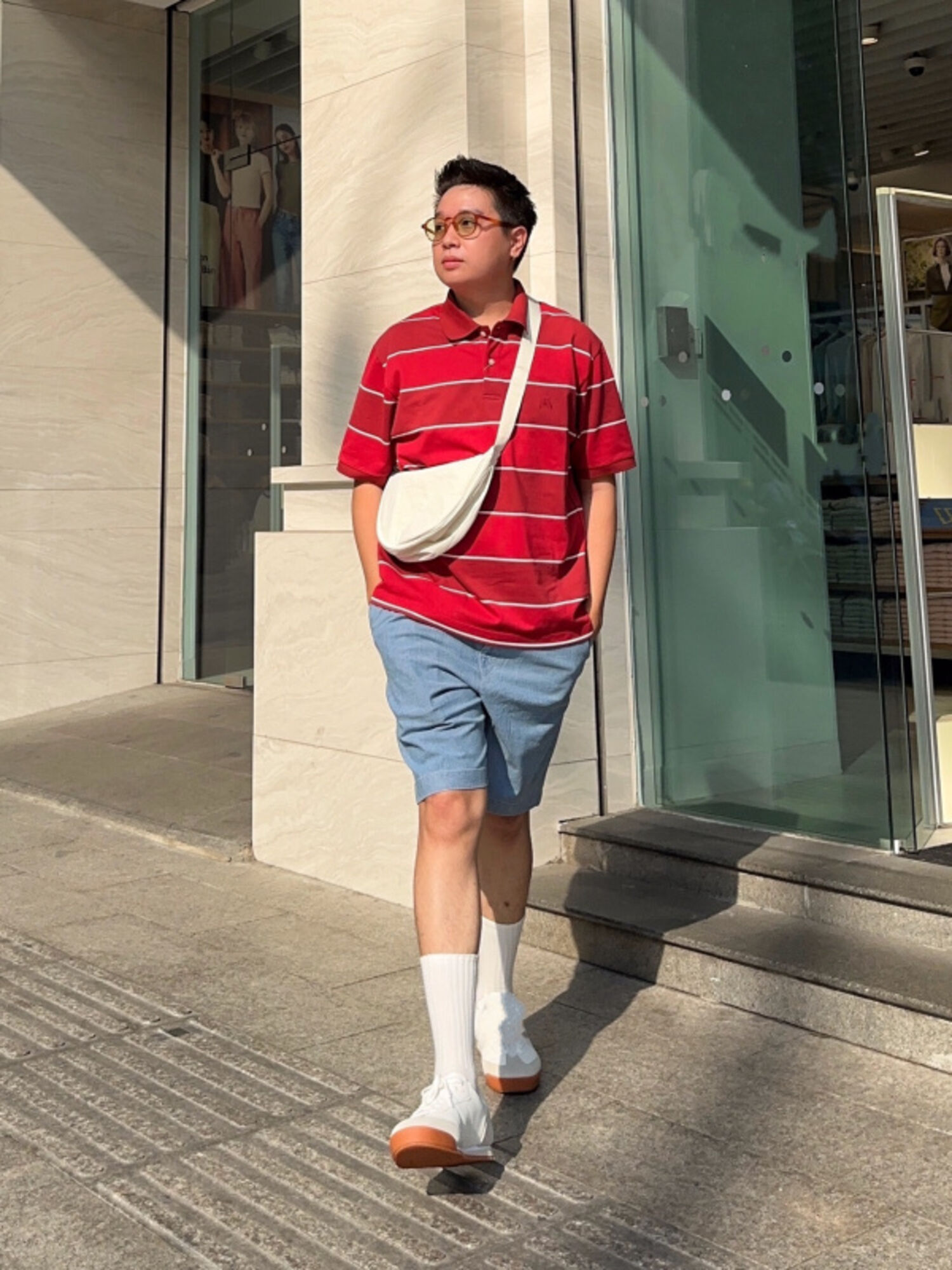 Màu xanh dương kết hợp với màu đỏ đẹp, nổi bật, thời trang