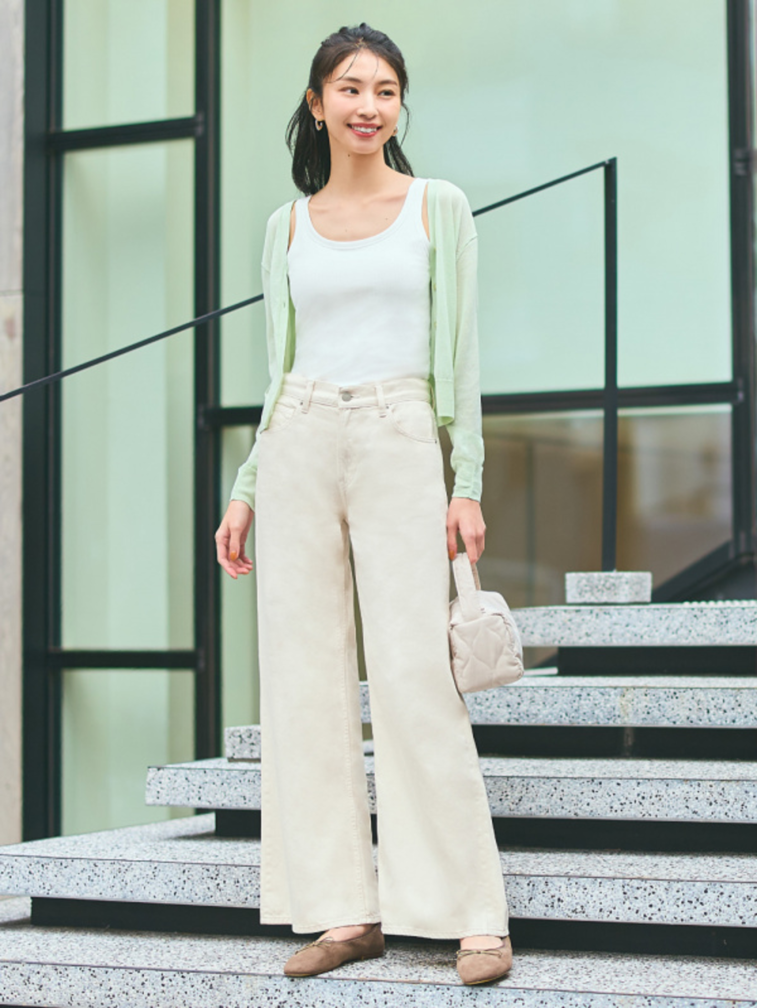 Màu be nhạt là màu thiên về tone vàng nâu nhẹ và gần giống màu kem