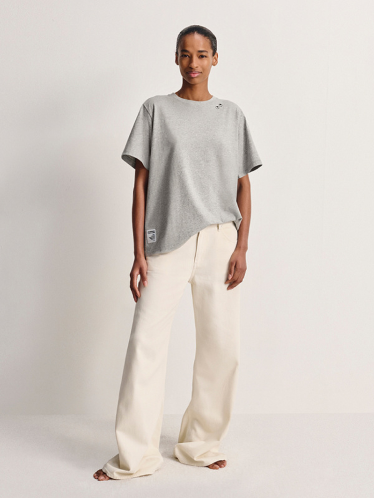 Màu be phối với màu xám sẽ tạo nên tổng thể hài hòa, hiện đại và vô cùng tinh tế