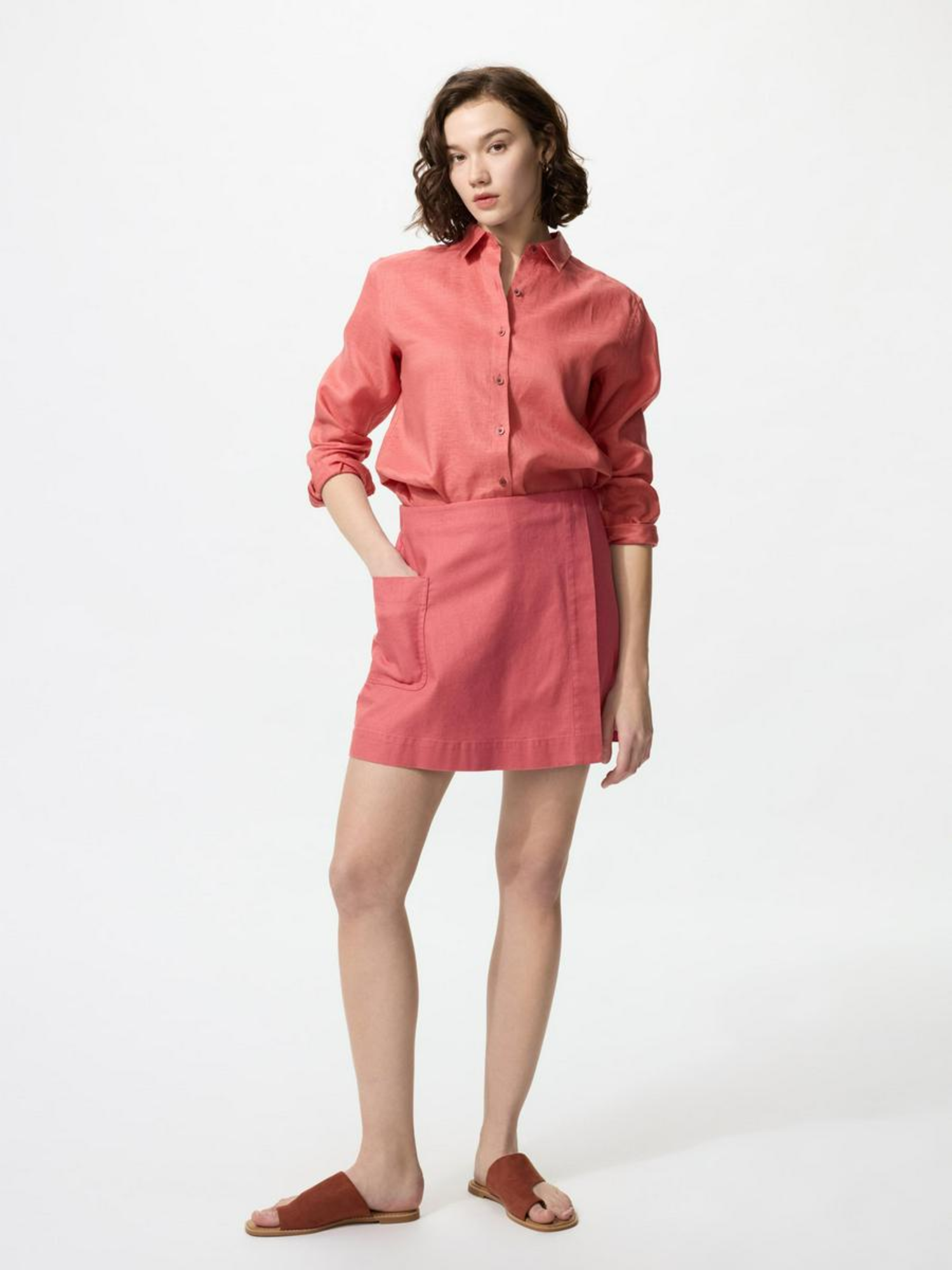 Ý nghĩa màu hồng trong thời trang là biểu tượng của sự nhẹ nhàng, nữ tính