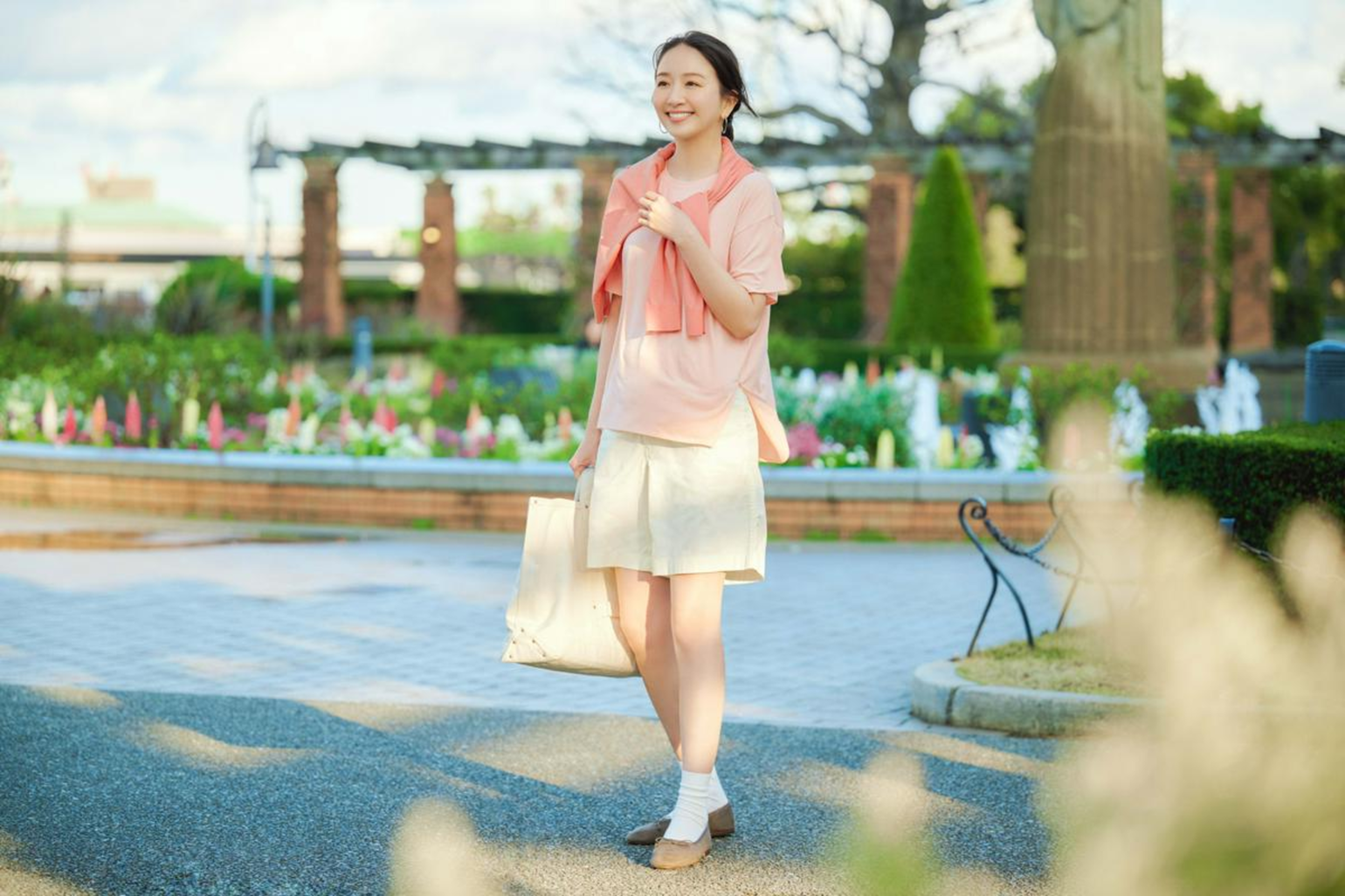 Mẫu phối đồ đẹp, thời trang với các sắc độ hồng khác nhau