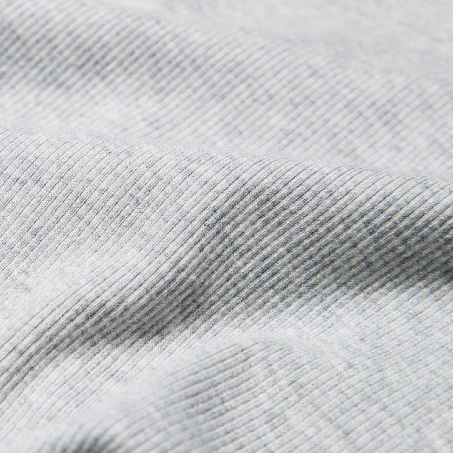 Màu xám là màu sắc được tạo ra từ sự pha trộn giữa trắng và đen