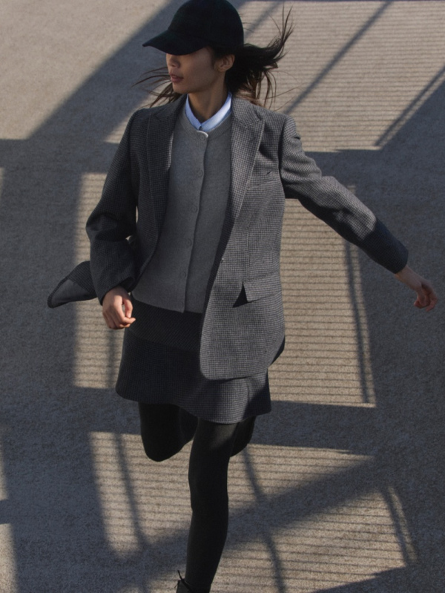 Màu xám phối cùng màu xám tạo vẻ ngoài hiện đại, thanh lịch, tinh tế