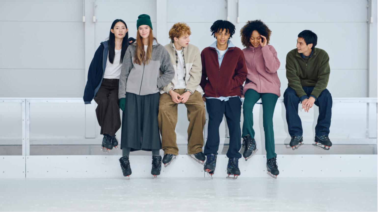 Outfit là một bộ trang phục hoàn chỉnh, gồm quần áo, giày dép và phụ kiện thời trang