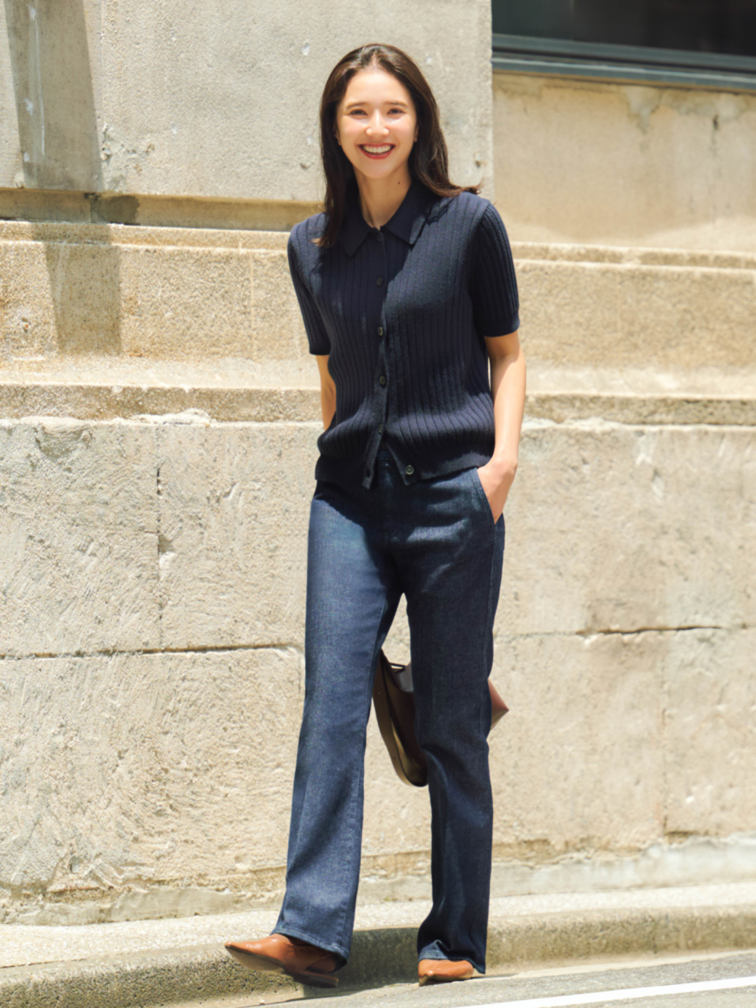 Outfit đường phố là những bộ trang phục mang phong cách tự do, phóng khoáng