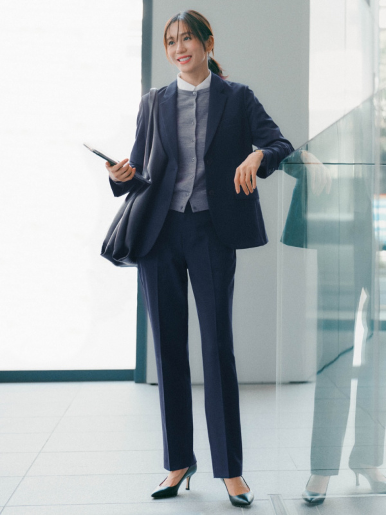 Phong cách Business Casual được ưa chuộng nhờ mang lại vẻ ngoài chuyên nghiệp và thoải mái