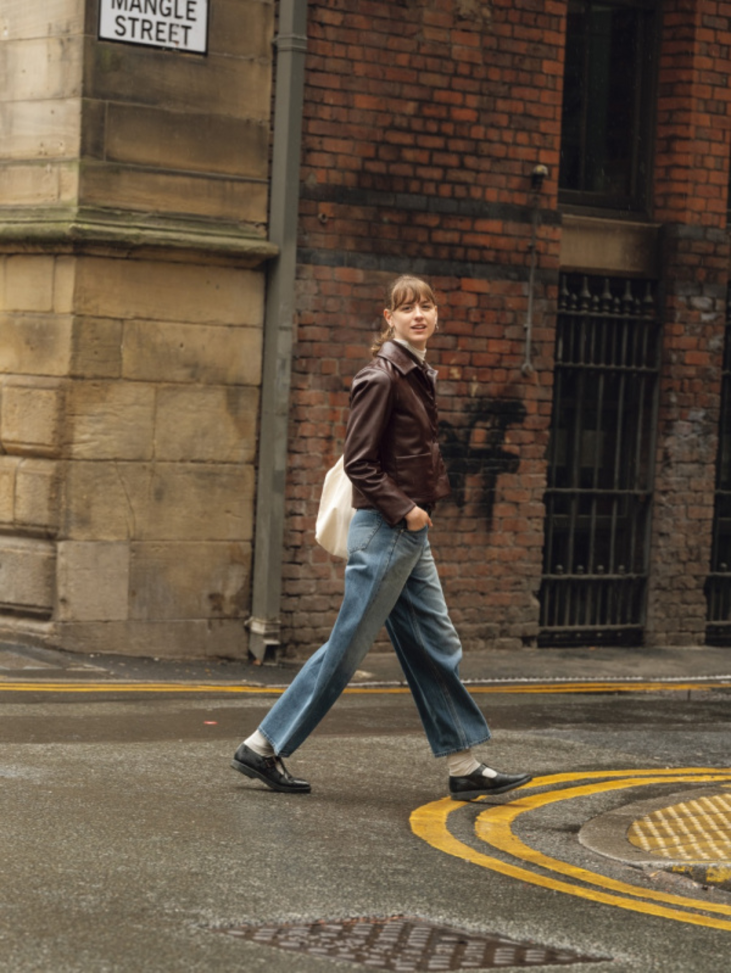 Phong cách thời trang Street Style thể hiện cá tính mạnh mẽ và gu thẩm mỹ riêng