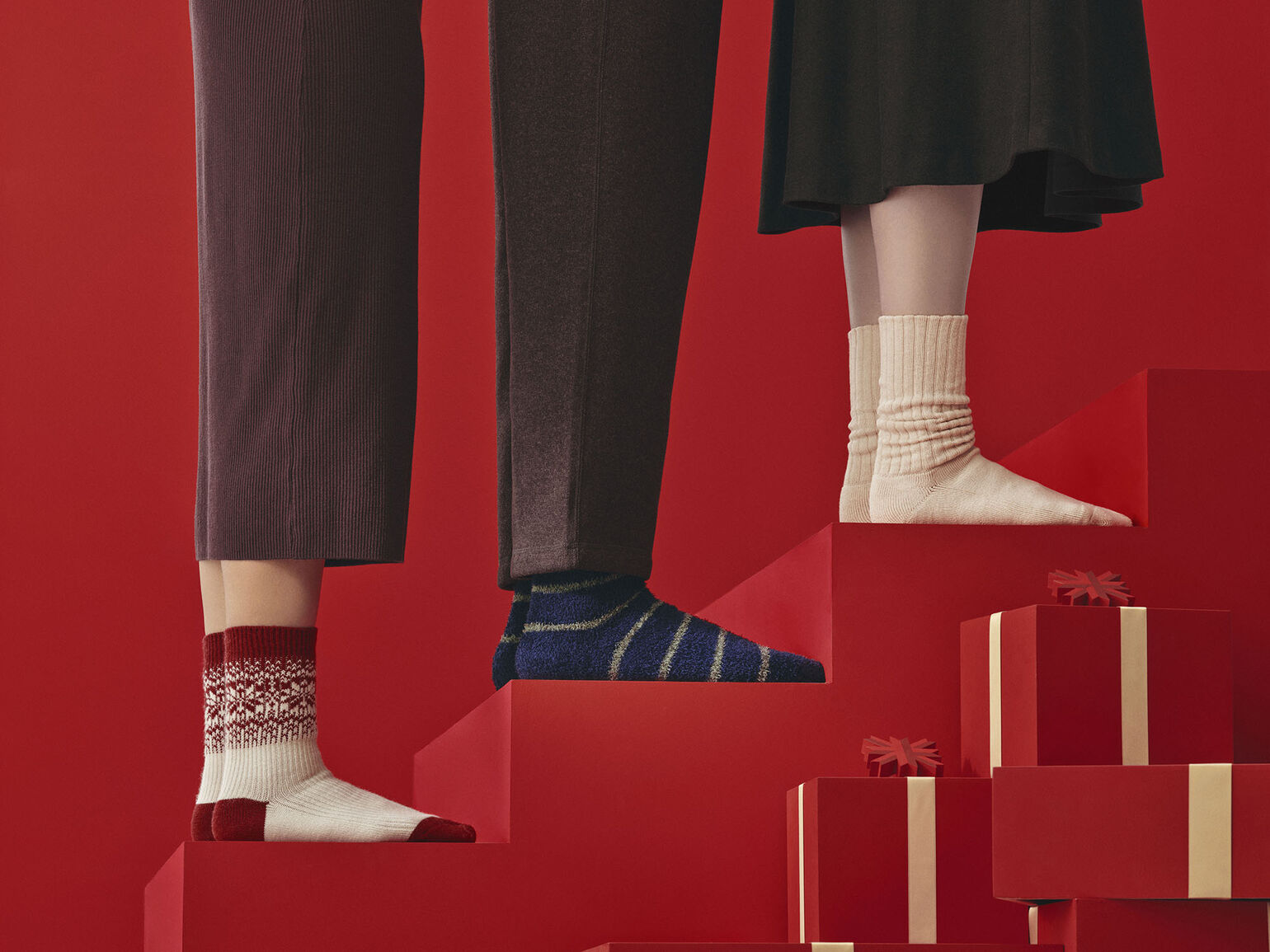 Gợi ý quà Giáng sinh, quà Noel đơn giản, ấm áp từ đôi tất