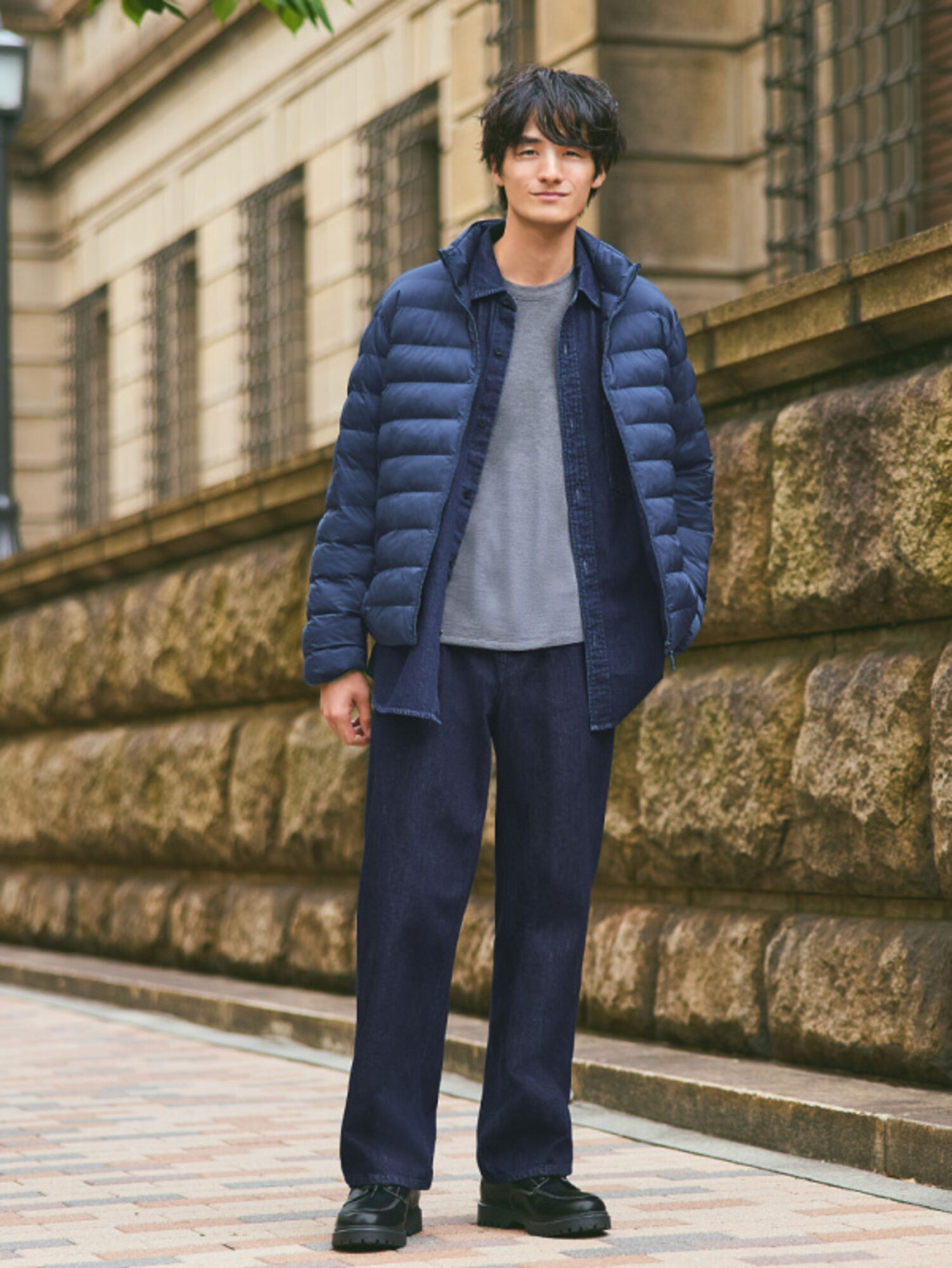 Kết hợp đồ phong cách Layer với áo oversize toát lên vẻ trẻ trung, thời trang