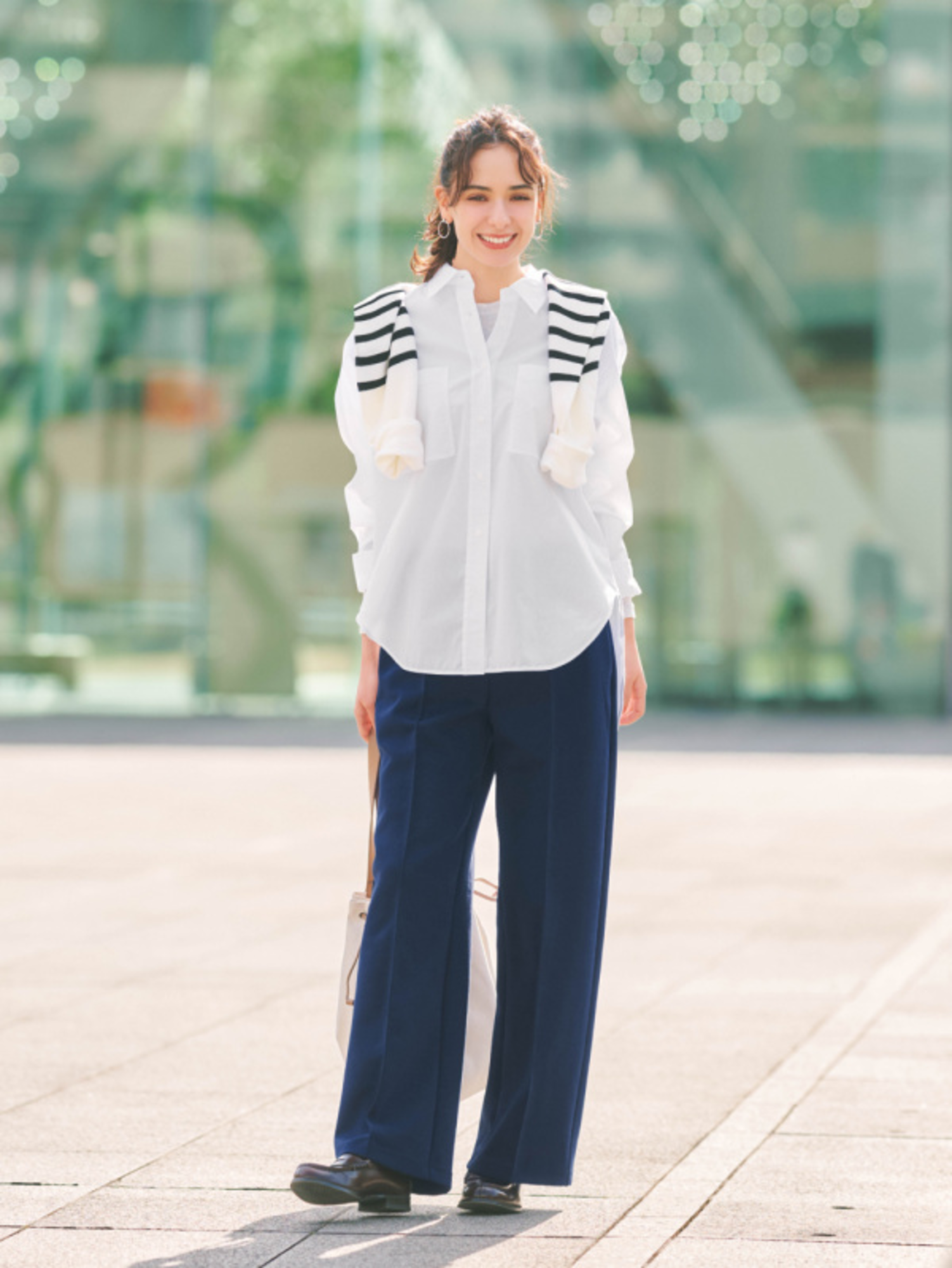 Áo sơ mi trắng nữ Hàn Quốc form rộng đang được nhiều tín đồ thời trang ưa chuộng