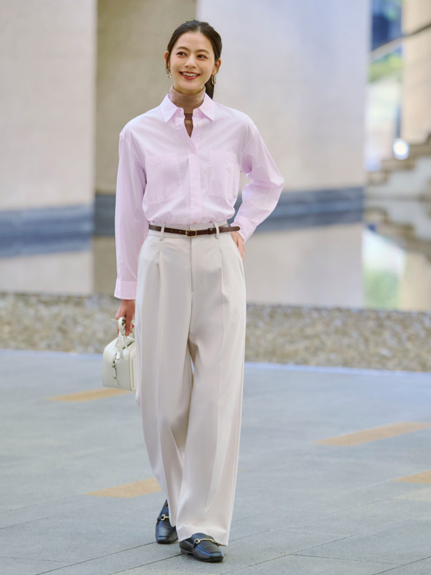 Áo sơ mi kiểu tay dài phong cách Hàn Quốc sang chảnh, rất phù hợp với môi trường công sở