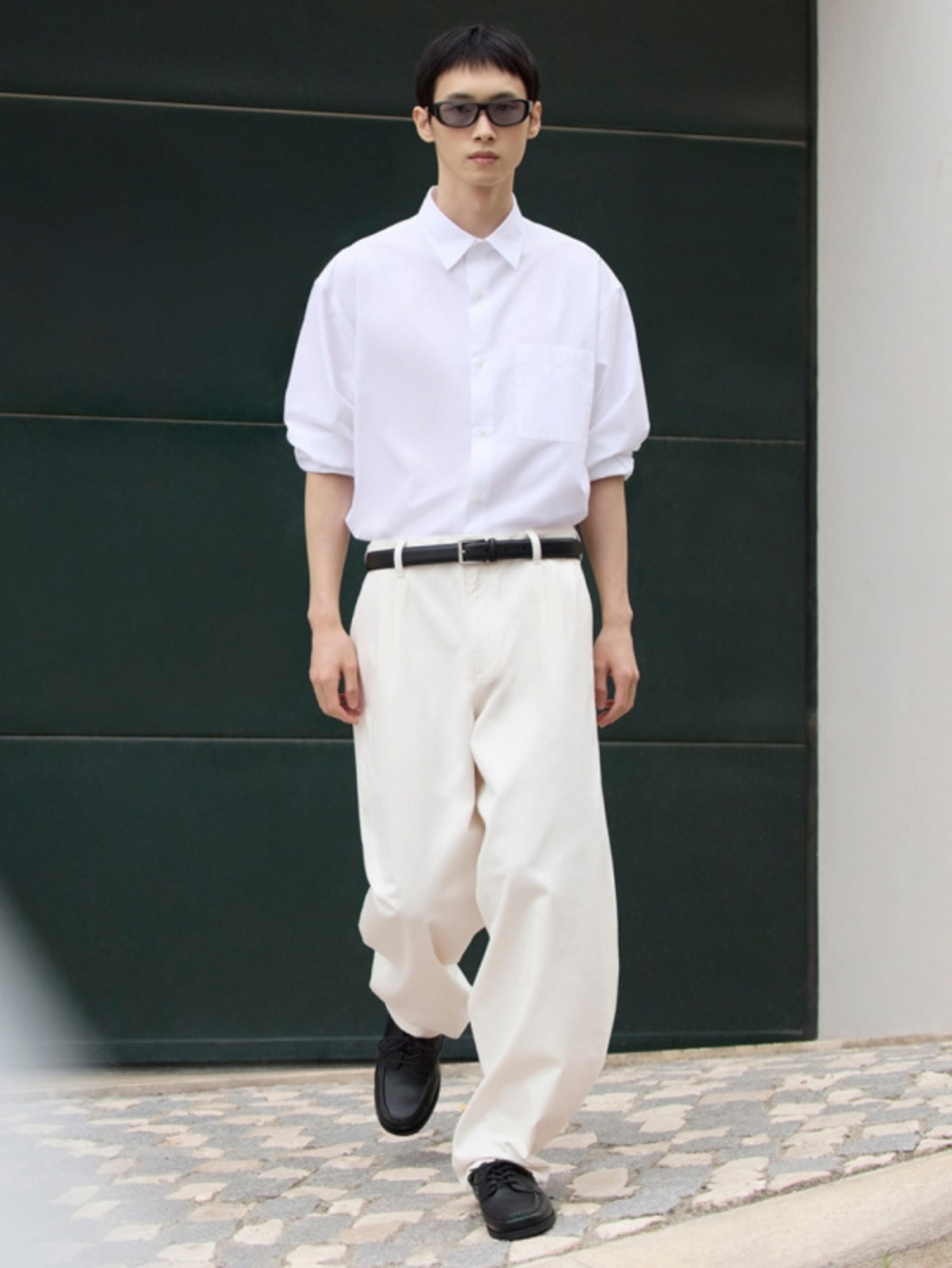 Tặng quà sinh nhật cho nam an toàn và tinh tế với một chiếc áo sơ mi vừa vặn 