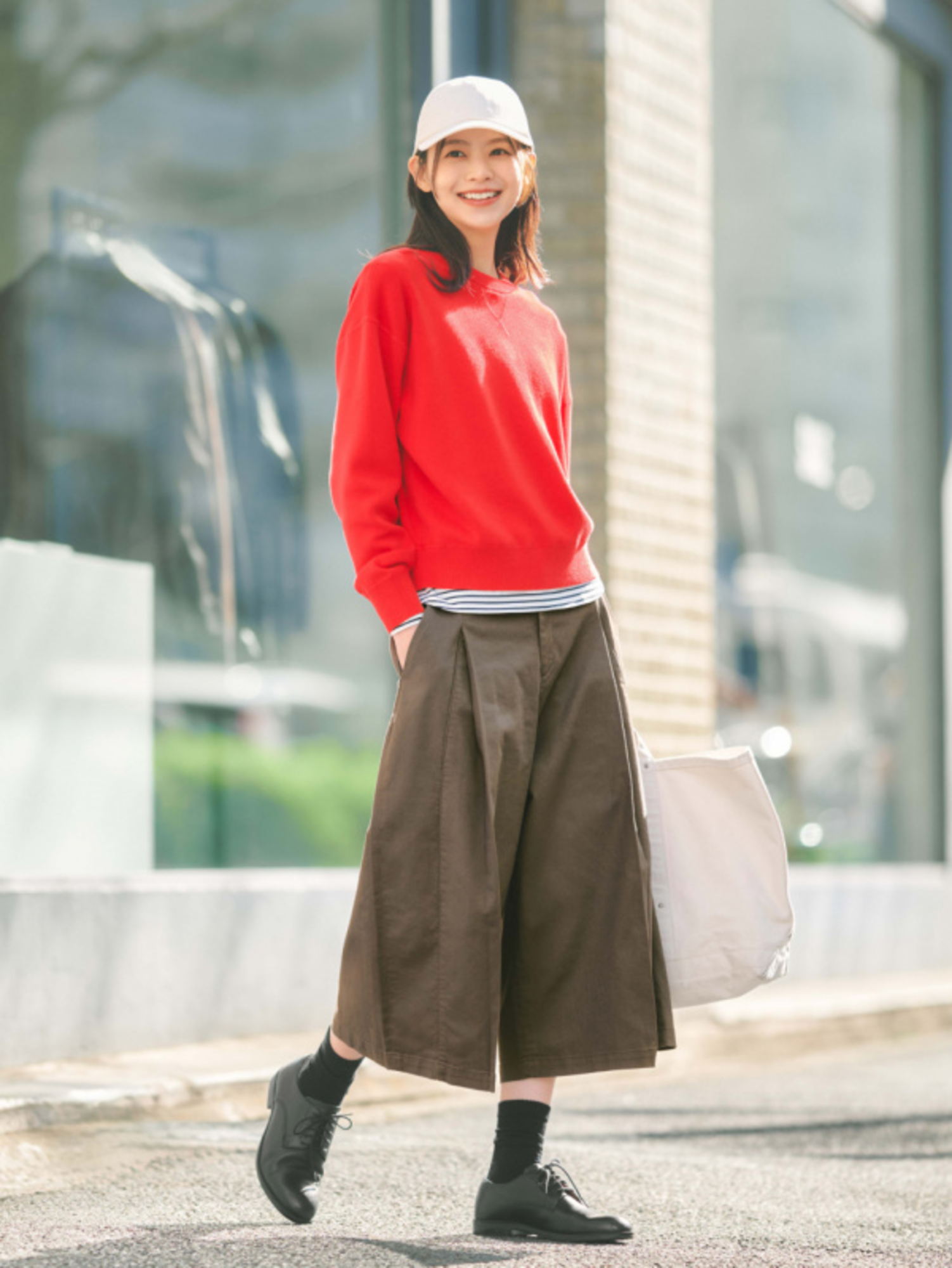 Mũ là món quà 8/3 cho người yêu đầy ngợt ngào và hữu ích