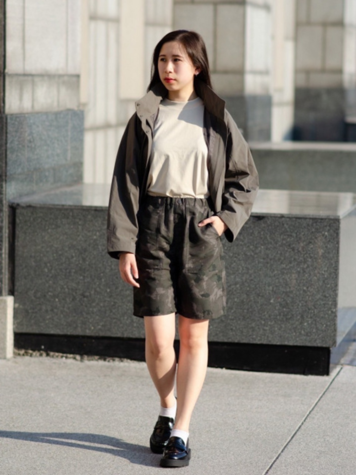 Quần short họa tiết Camouflage giúp outfit trở nên nổi bật và khác biệt hơn