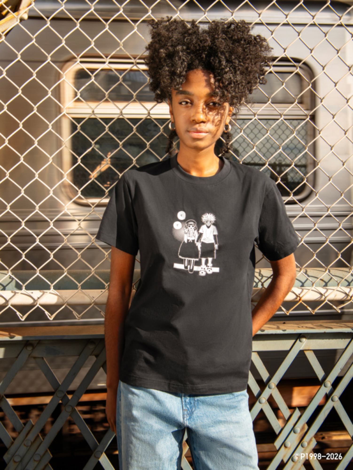 Màu đen là lựa chọn thời thượng, cá tính cho người da ngăm