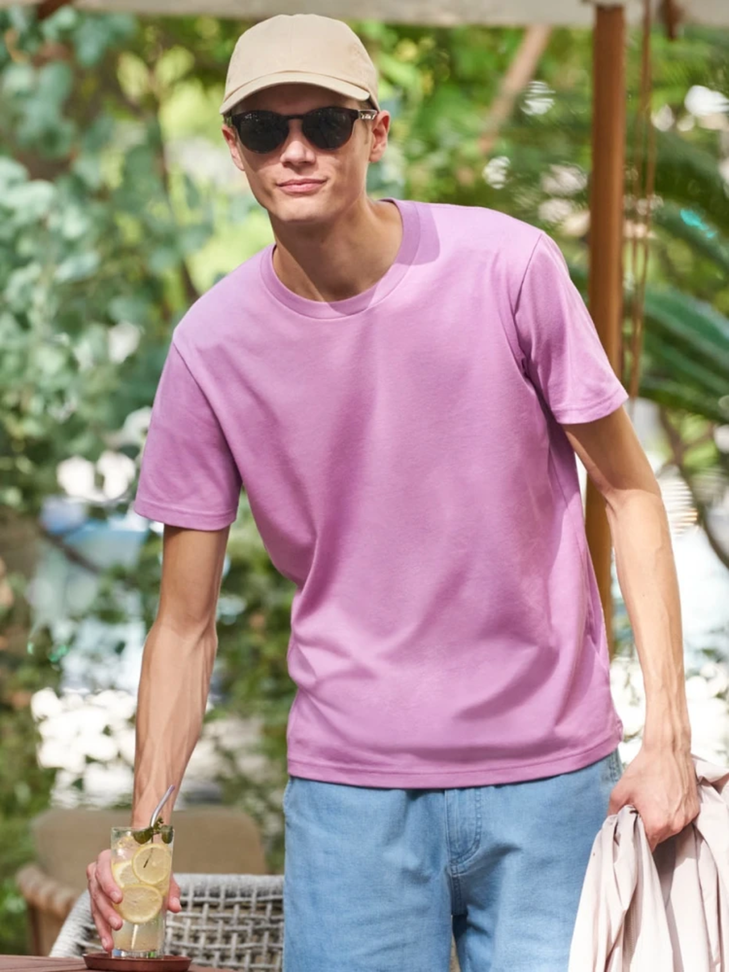 Các loại phụ kiện có khả năng chống tia UV da tối đa khỏi tác hại của ánh nắng mặt trời