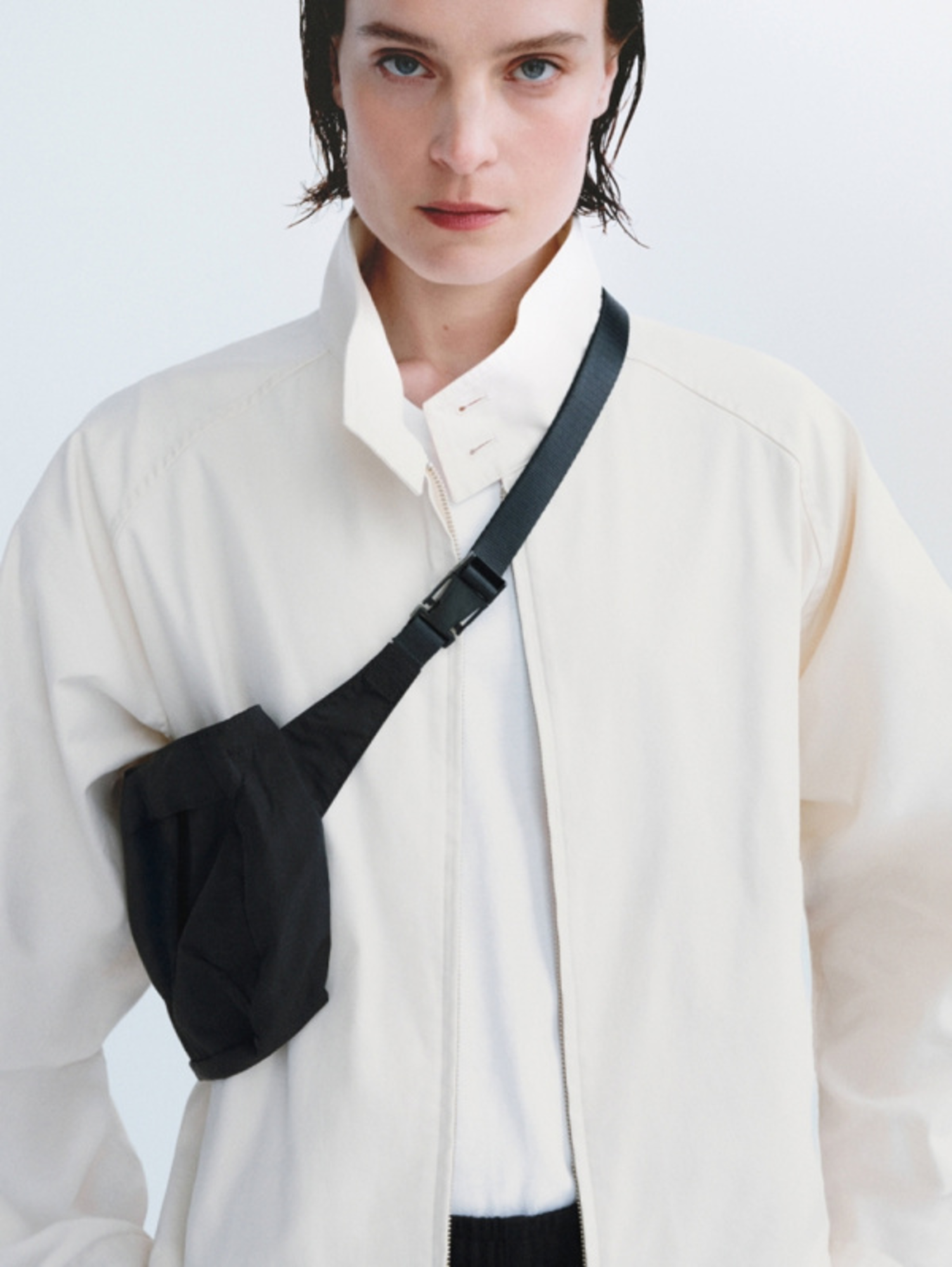 Các yếu tố quan trọng để tạo ra một bức ảnh OOTD đẹp gồm địa điểm, ánh sáng, tư thế và kích thước ảnh