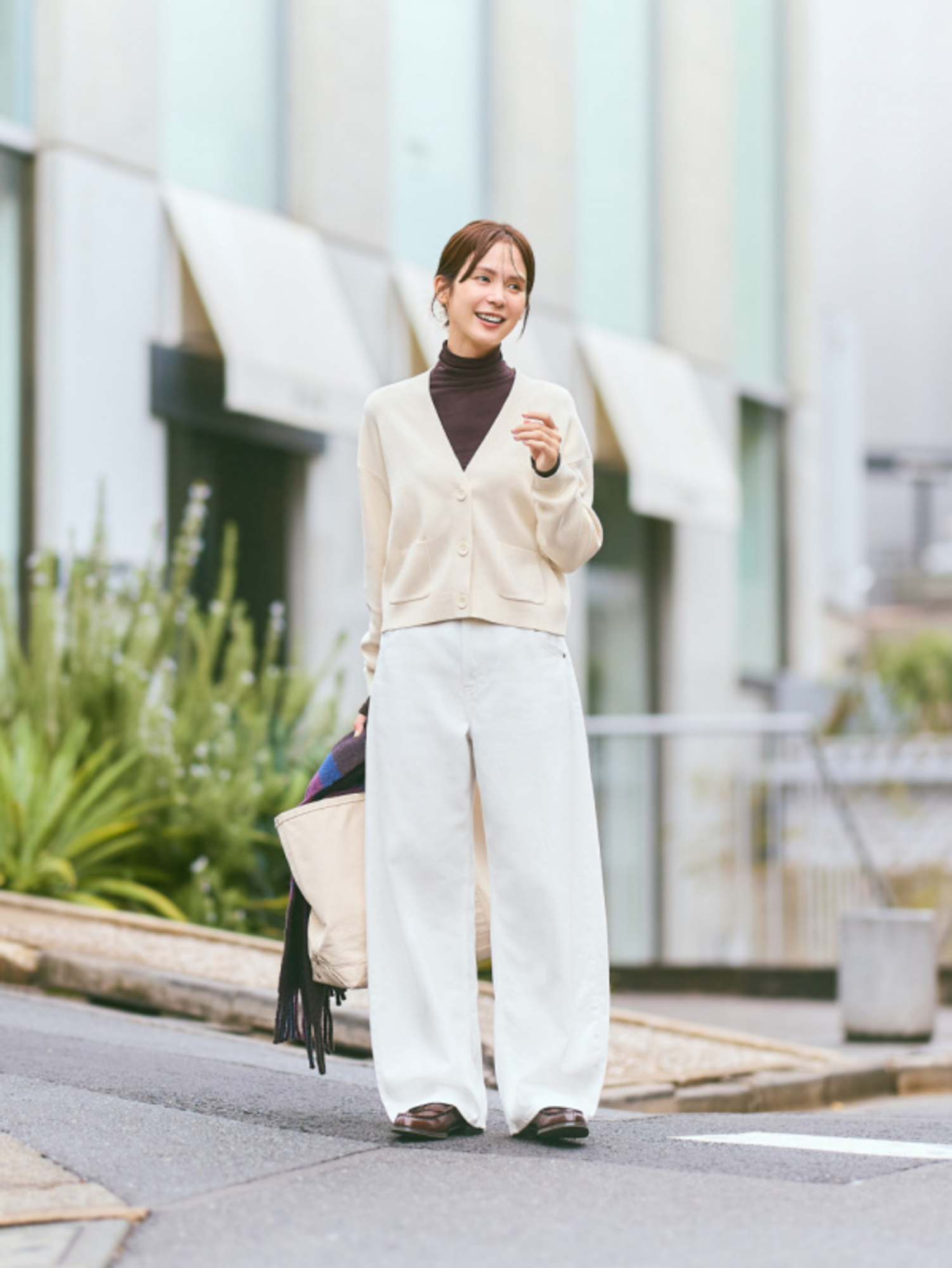 Cardigan là item lý tưởng giúp hoàn thiện vẻ dịu dàng và ngọt ngào của phong cách soft girl