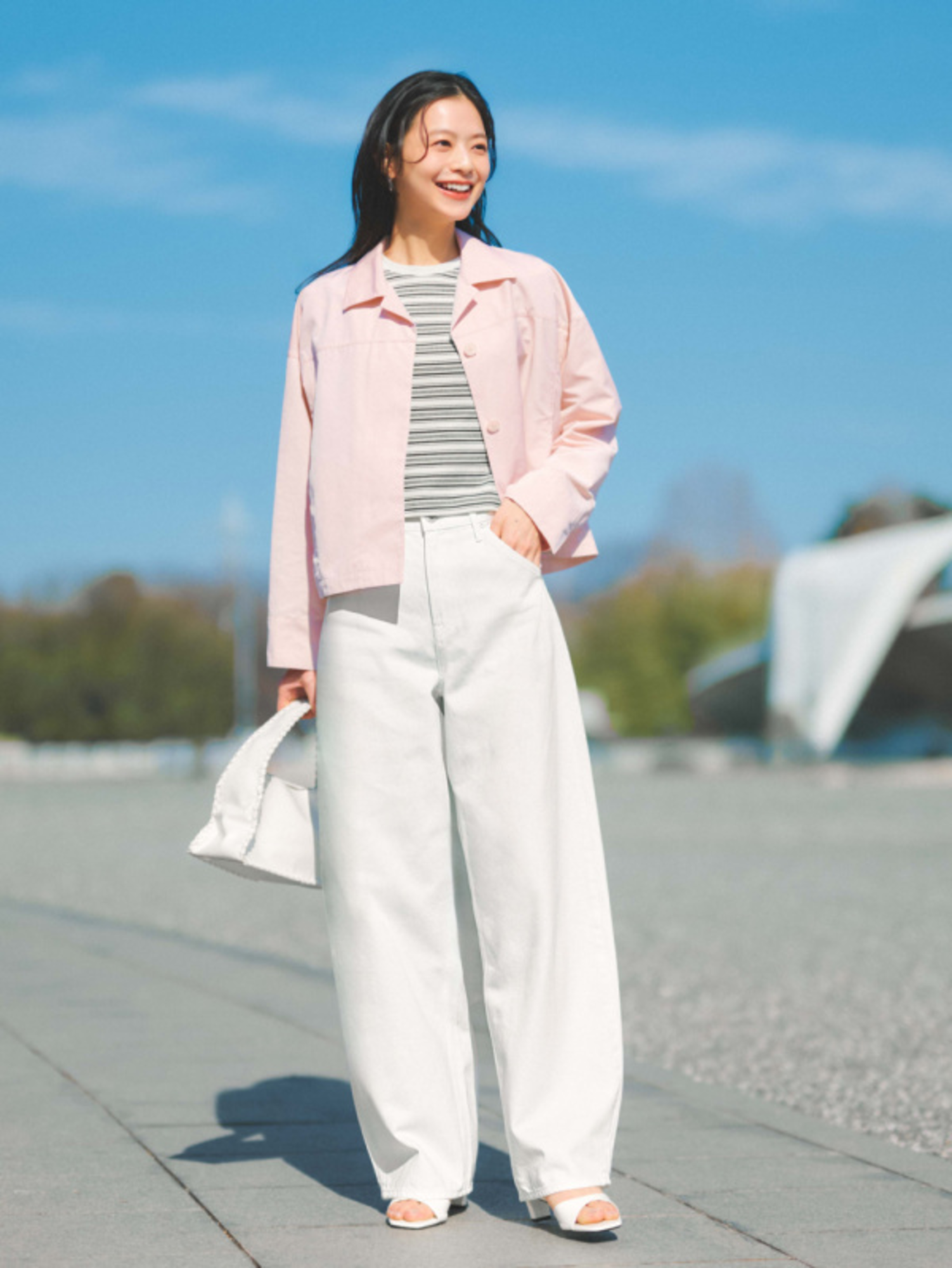 Quần ống rộng giúp phong cách soft girl thêm thoải mái, trẻ trung