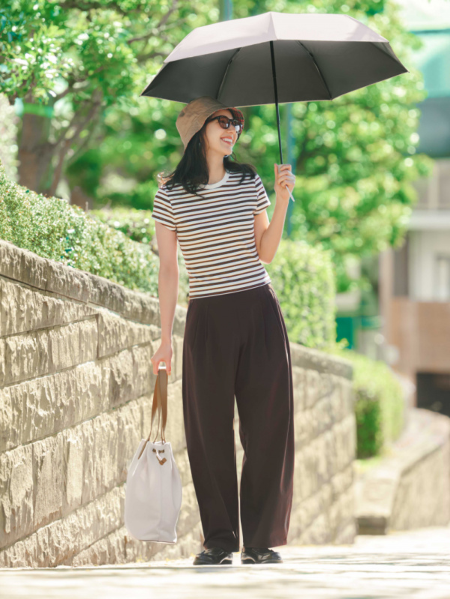 Phong cách soft girl thường sử dụng các họa tiết và hình ảnh dễ thương để tạo điểm nhấn 