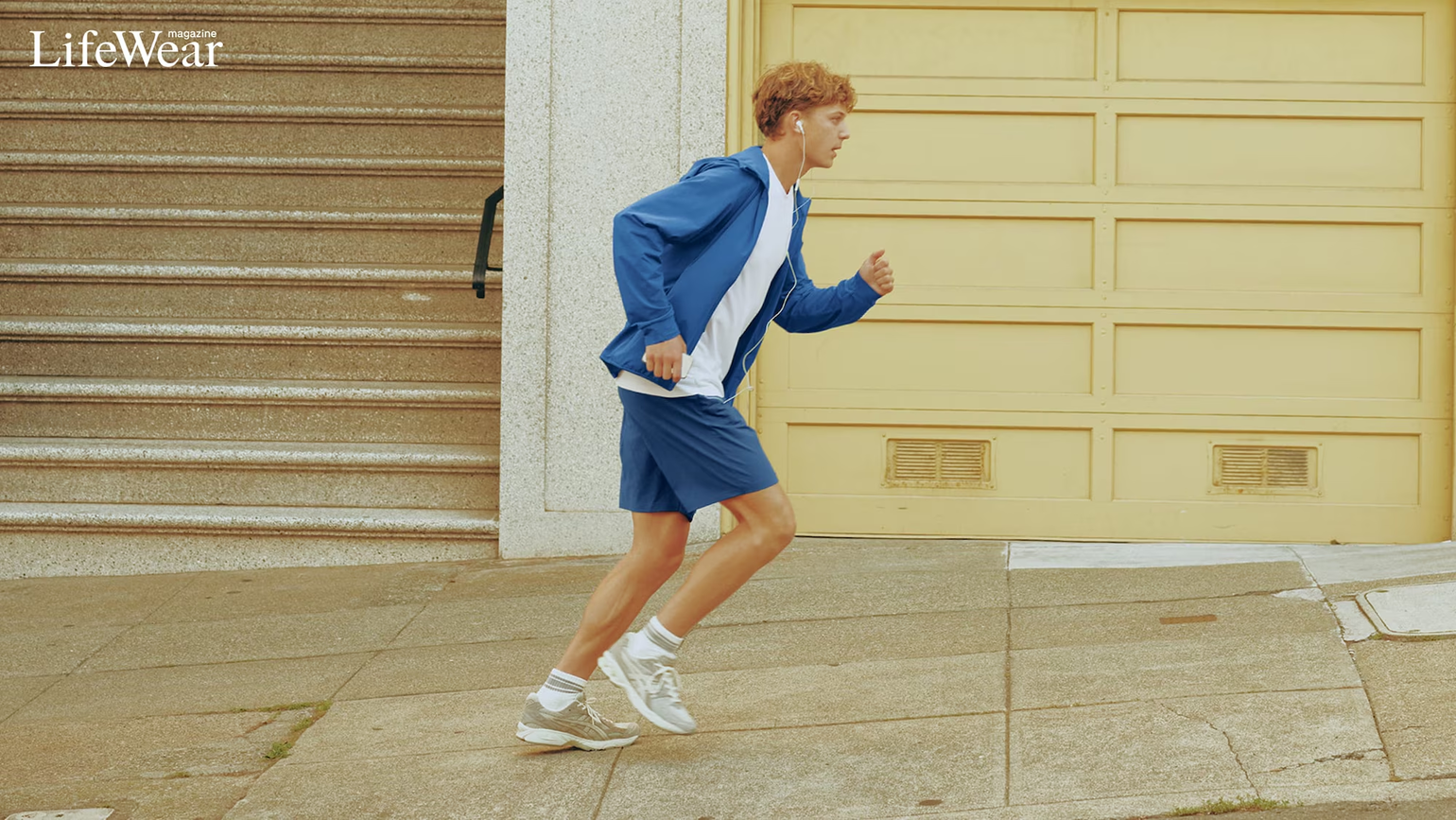 Quần short thể thao là item quen thuộc không thể thiếu trong Sporty style