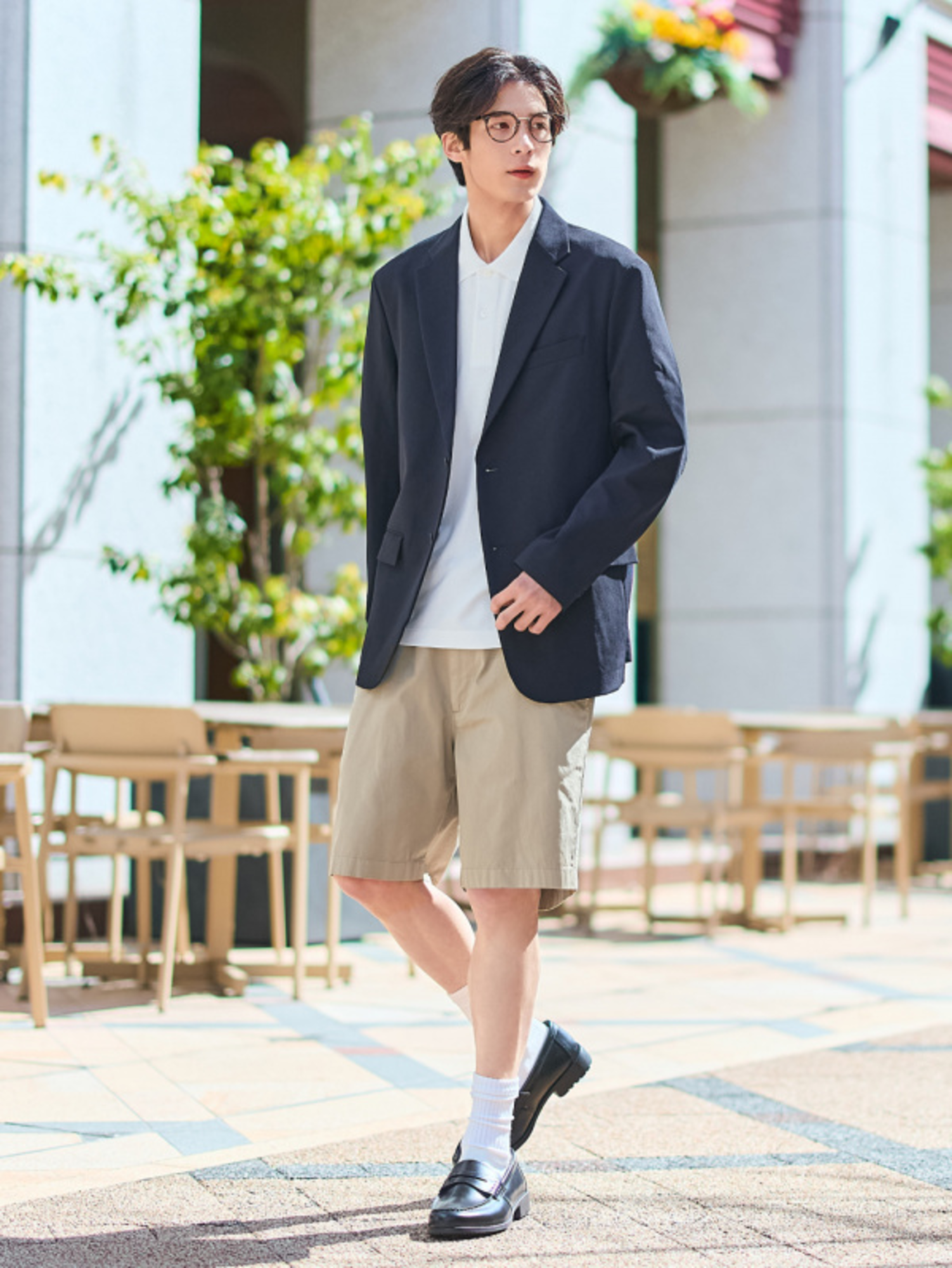 Áo polo nam mặc cùng bộ suit tạo nên phong cách lịch lãm nhưng vẫn trẻ trung