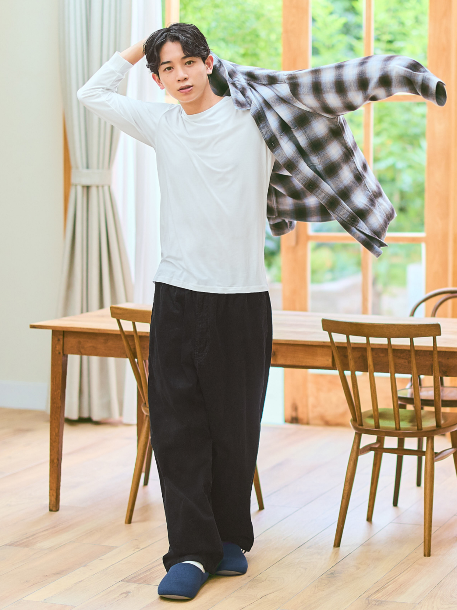 Áo khoác kiểu sơ mi đẹp, linh hoạt trong cách phối đồ