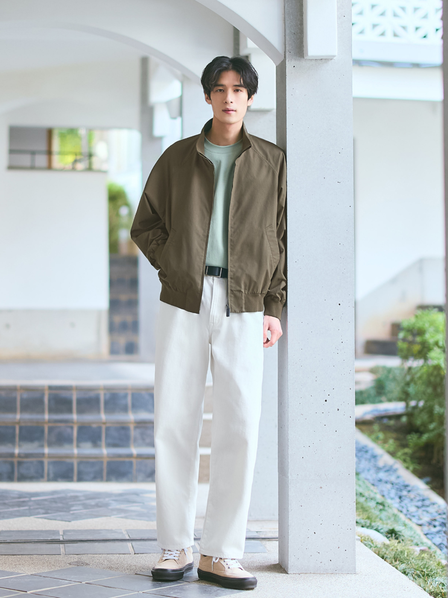 Quần jean ống rộng phối với áo khoác denim đẹp, đậm chất đường phố